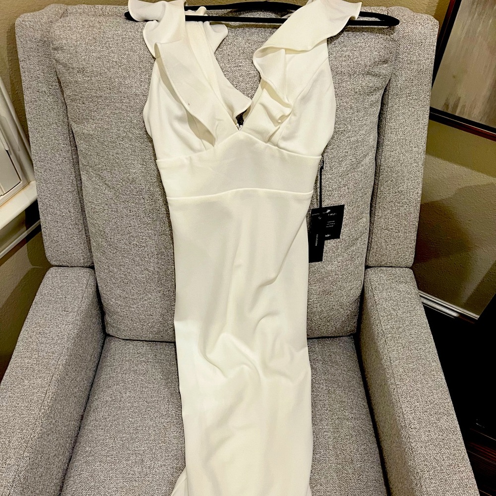 Lulu’s White Maxi Dress - Size XS - Never Worn - New with Tags